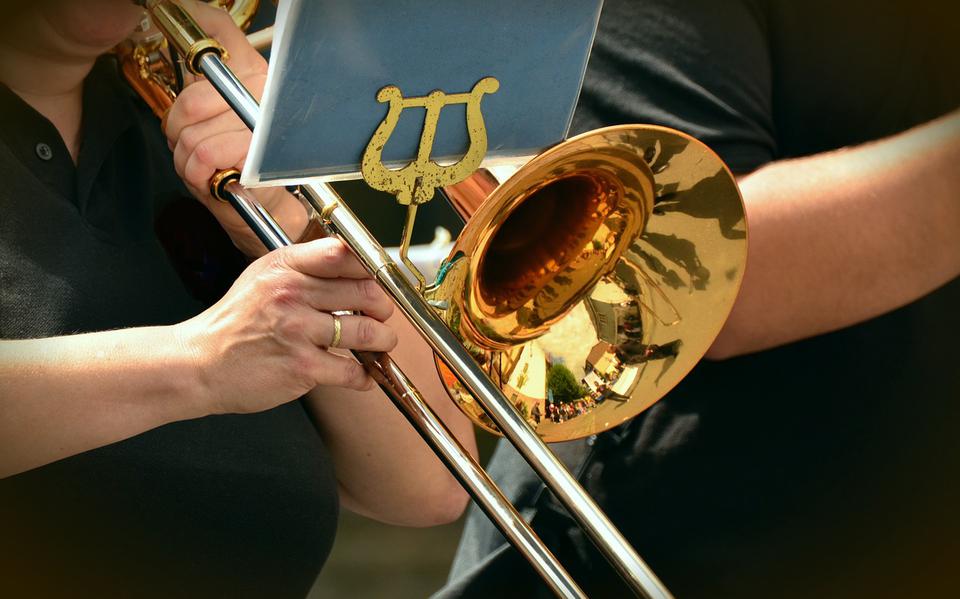 Harmonie Gasselte viert eeuwfeest met twee uitvoeringen in de Strohalm in Gasselternijveen.