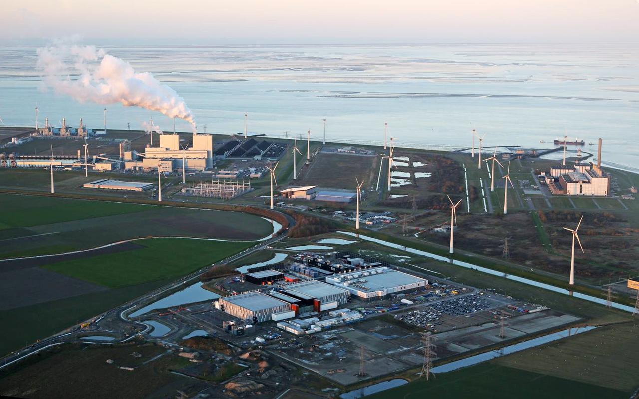 Google in de Eemshaven. Google in de Eemshaven.