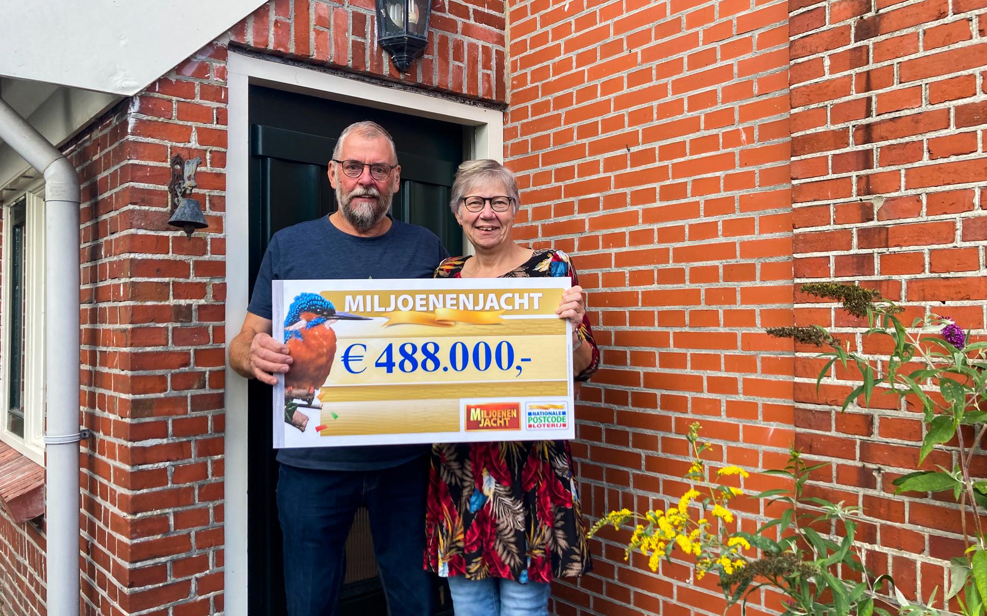 Bertha Bonder 61 Uit Ubbena Wint 488 000 Euro In De Postcode Loterij 1-euro-bill