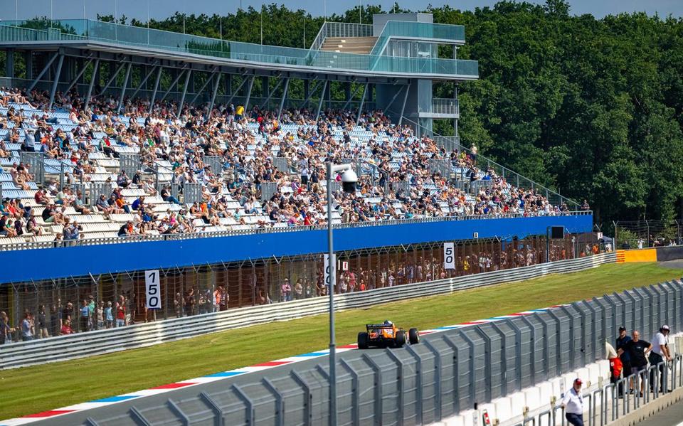 Racing Day trok zaterdag duizenden fans naar het TT Circuit in Assen. Het evenement duurt tot en met zondag.