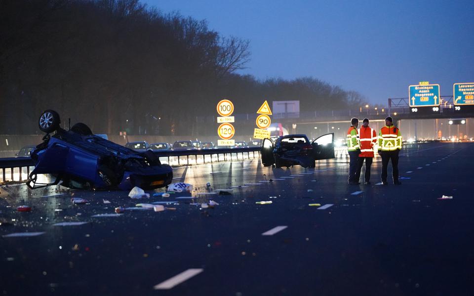 Ernstig ongeluk A28 bij Staphorst: snelweg richting Meppel dicht.