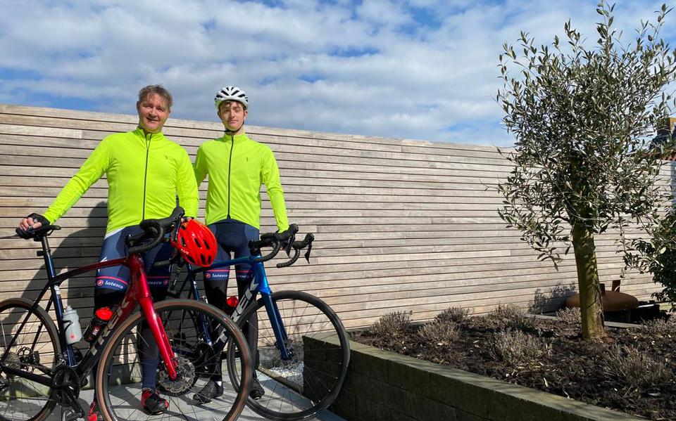 Richard Kikstra en zijn zoon Maik uit Noordhorn rijden op pinkstermaandag de Elfstedentocht op de fiets om geld in te zamelen voor de Nierstichting.