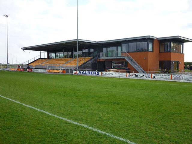 Nieuw-Buinen speelde deze eeuw drie seizoenen in de hoofdklasse. Tegenwoordig is de club actief in de kelder van het amateurvoetbal, de vierde klasse. Maar de accommodatie van de club is nog altijd fraai.