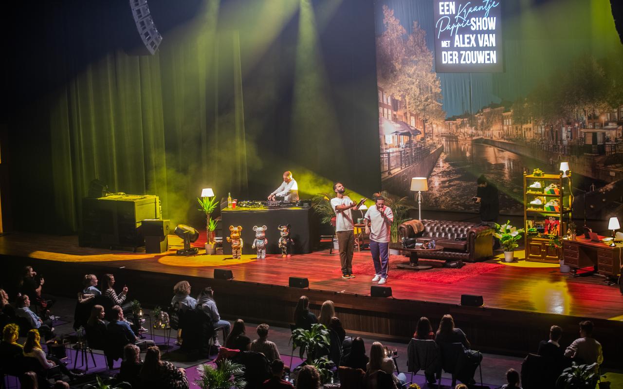 De reeks shows van Kraantje Pappie was nog amper afgetrapt of de rem moet er alweer op. De reeks shows van Kraantje Pappie was nog amper afgetrapt of de rem moet er alweer op.