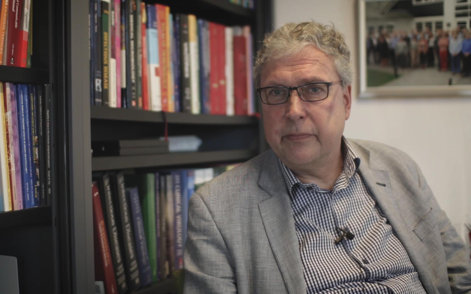 Bert Niesters, arts-microbioloog bij het UMCG.