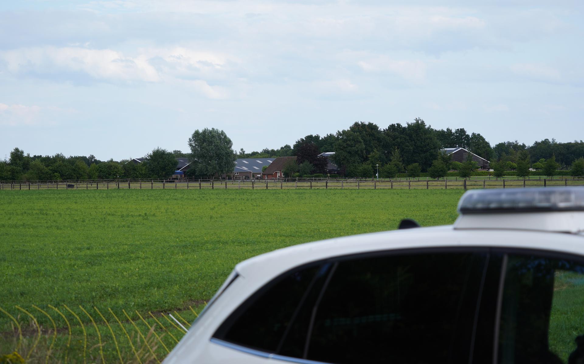                                
Nijboer Stables in Assen; in 2022 werd er opnieuw politieonderzoek gedaan.           