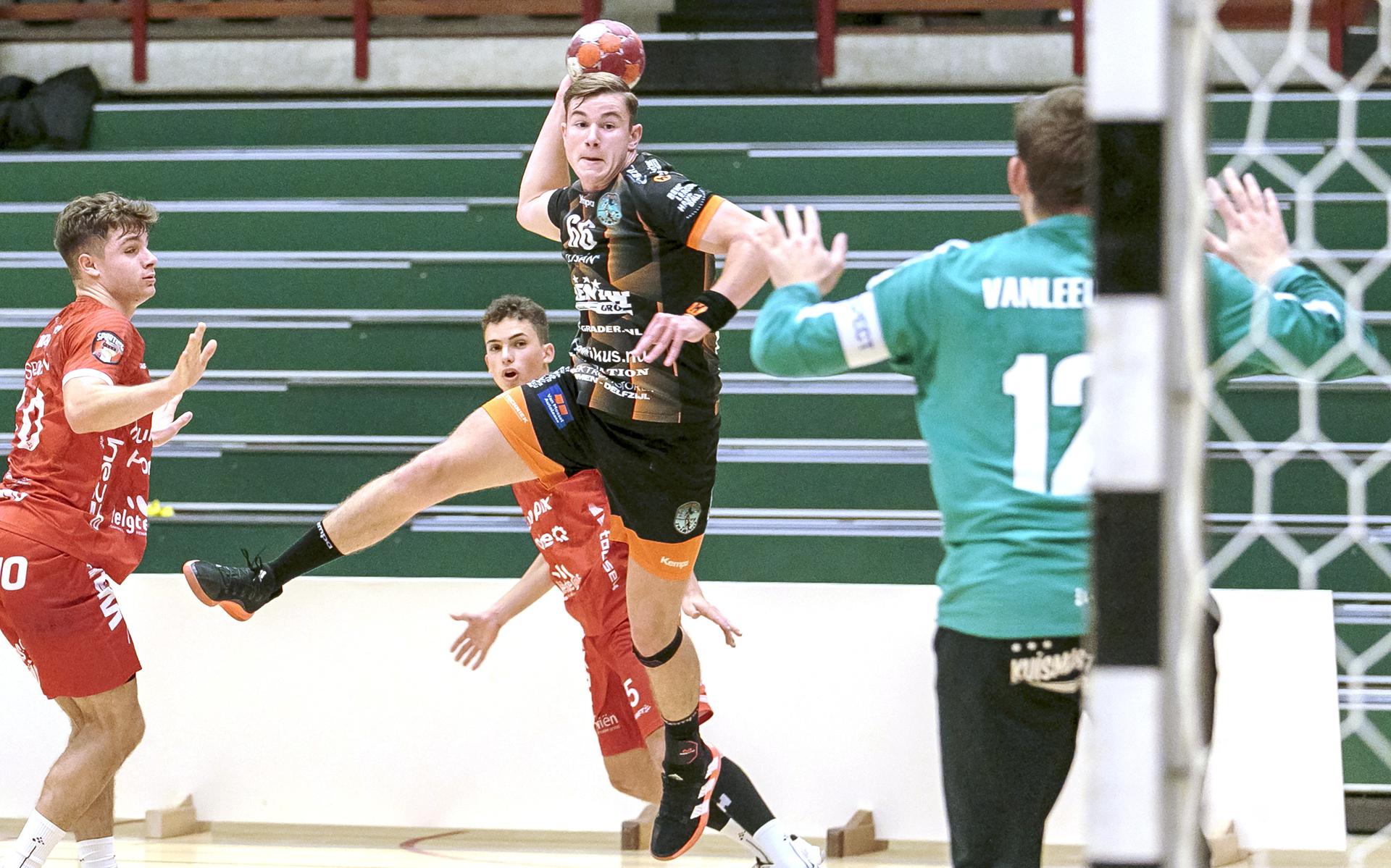 De Handballers Van Hurry Up Uit Zwartemeer Winnen Uit Gemakkelijk Van Tachos In Waalwijk Met