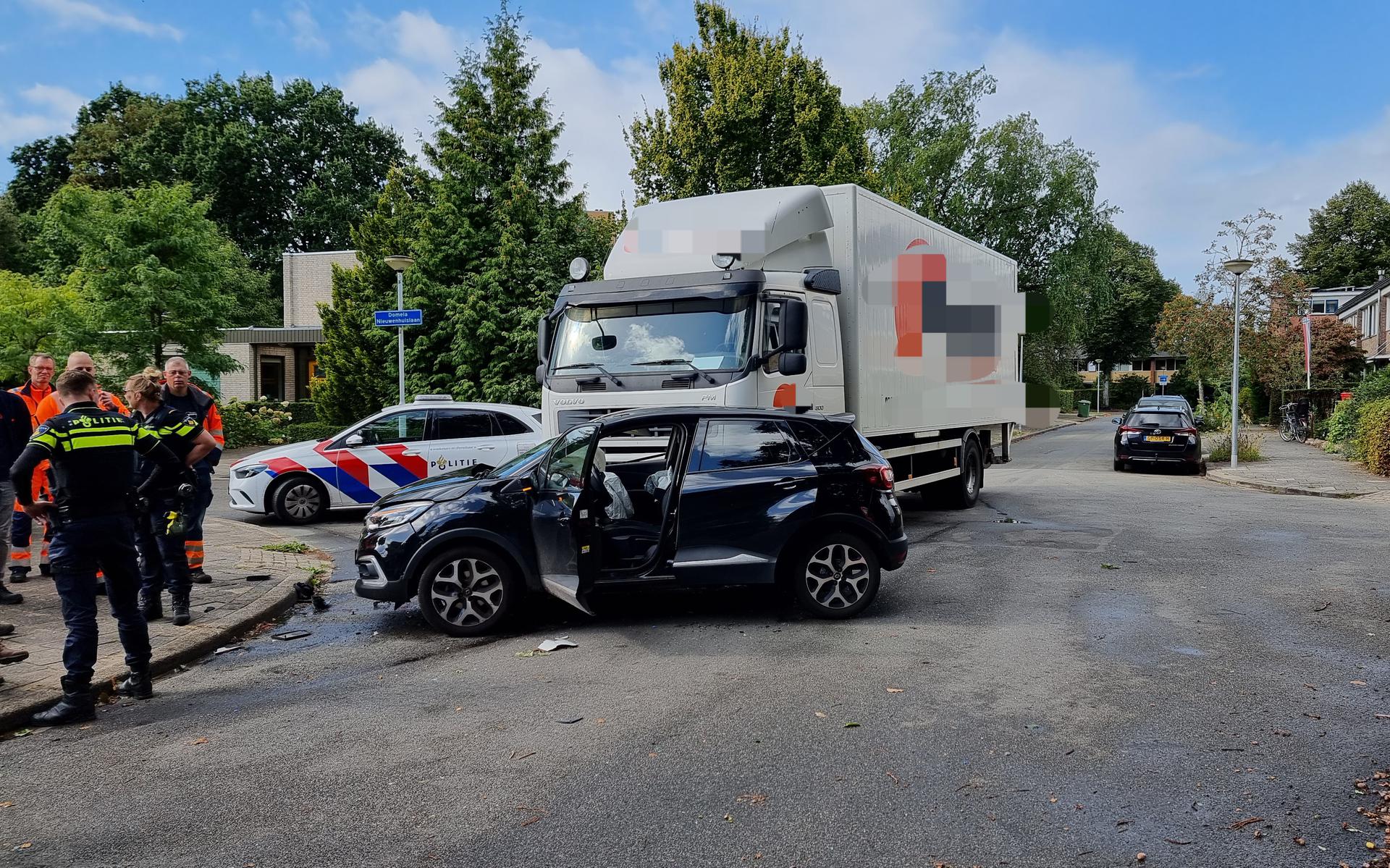 Automobiliste Gewond Door Botsing Met Vrachtwagen In Groningen ...