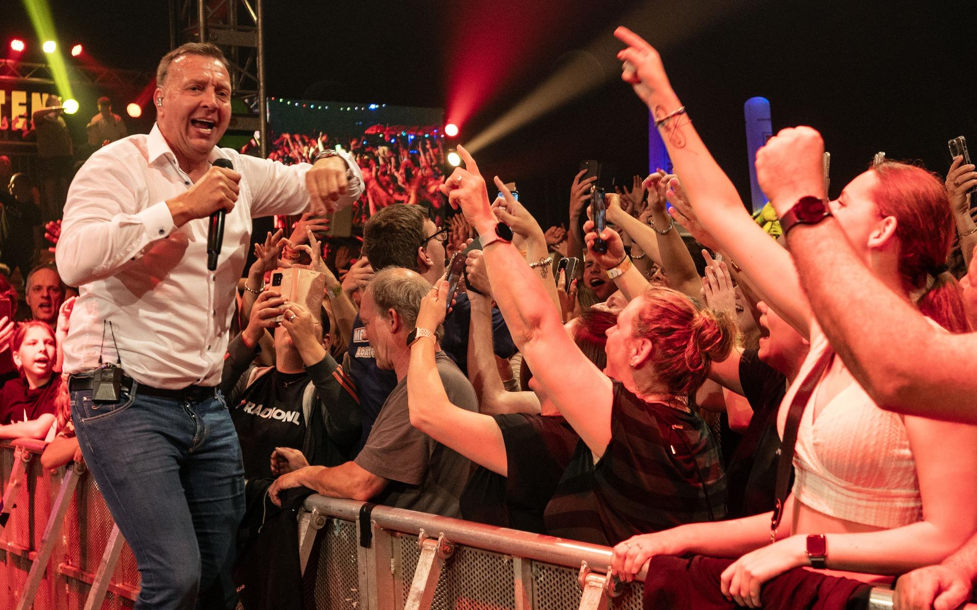 Foto's | Drukte in Drenthe: meebrullen tijdens Muziekweekend Pesse en Mega Piraten Festijn Borger