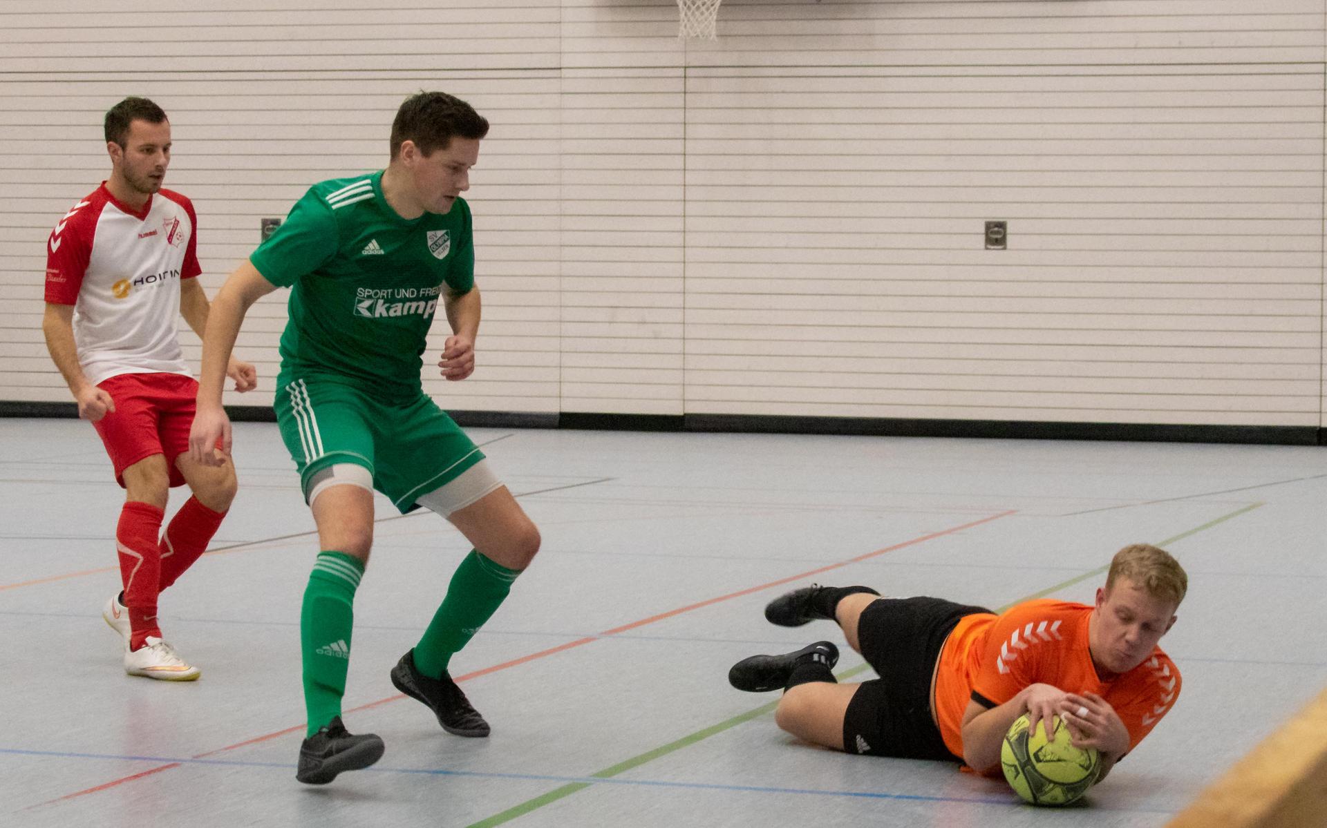 Dalen in actie tegen SV Olympia Uelsen (in het groen).