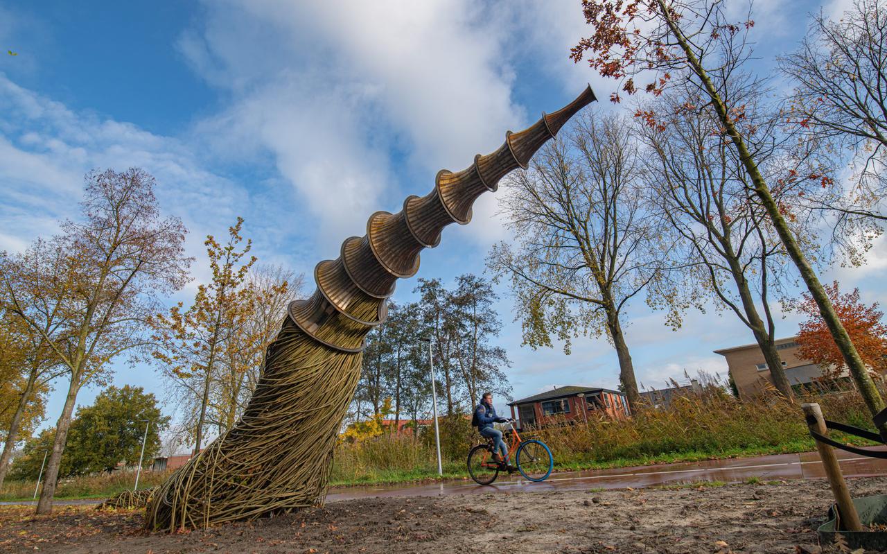 Een voorbeeld van kunst in de openbare ruimte in Groningen: het uit 2019 stammende Mysteries van Helperzoom van Will Beckers.