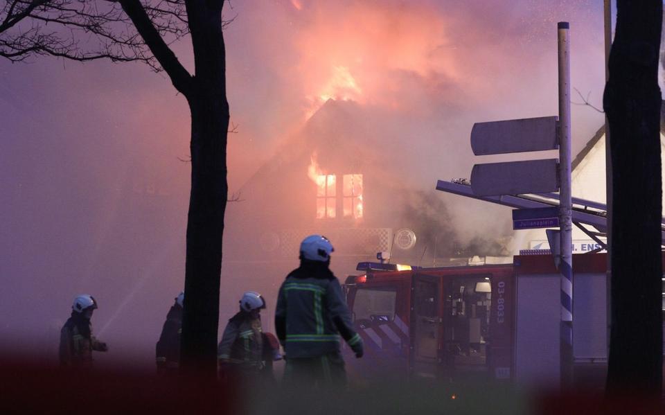 Twee mannen verdacht van brandstichting pizzeria in Roden. 