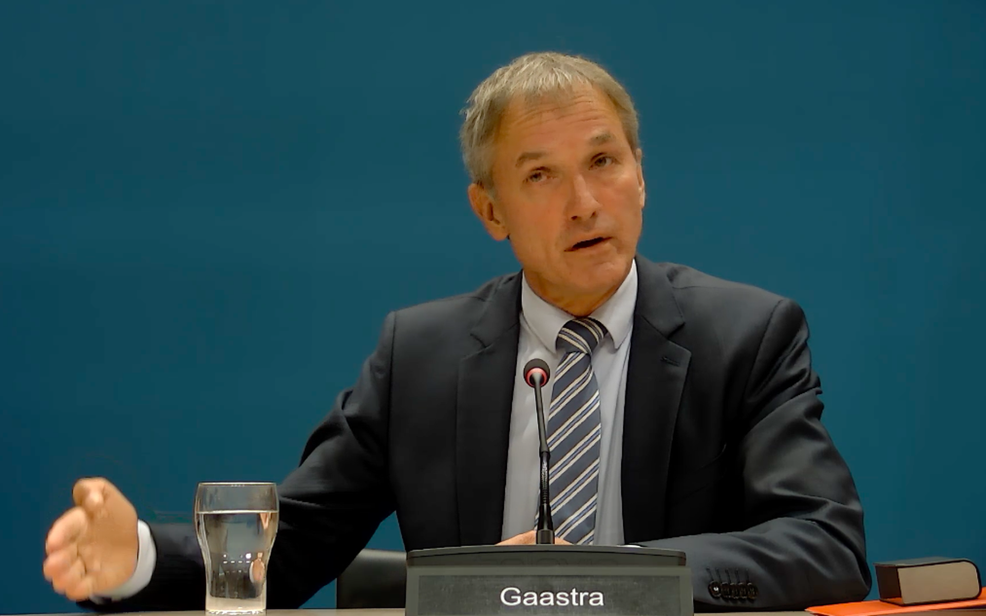 Topambtenaar Sandor Gaastra: Met alleen argument 'veiligheid van de Groningers' kwam minister Eric W