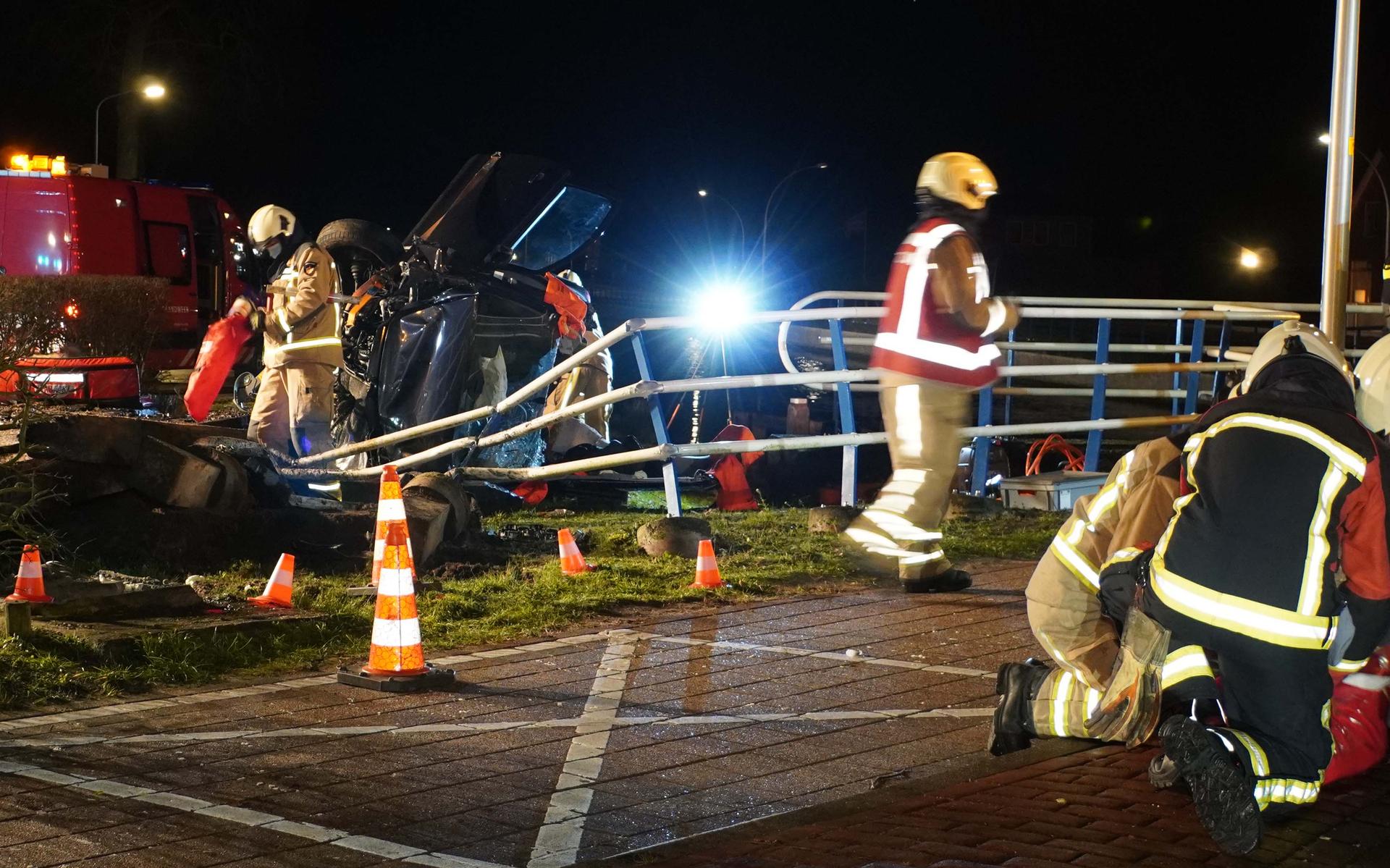 Bestuurder gewond bij botsing tegen brug in Smilde - Dagblad van het Noorden