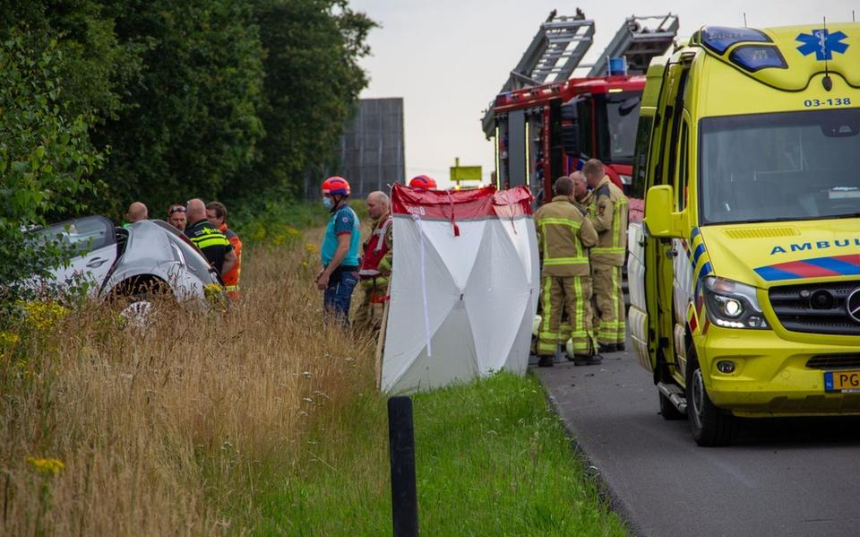 Man uit 2e Exloërmond veroorzaakt onder invloed drugs dodelijk ongeval in bedrijfsauto. Zijn collega Jeroen overleefde het niet Man uit 2e Exloërmond veroorzaakt onder invloed drugs dodelijk ongeval in bedrijfsauto. Zijn collega Jeroen overleefde het niet