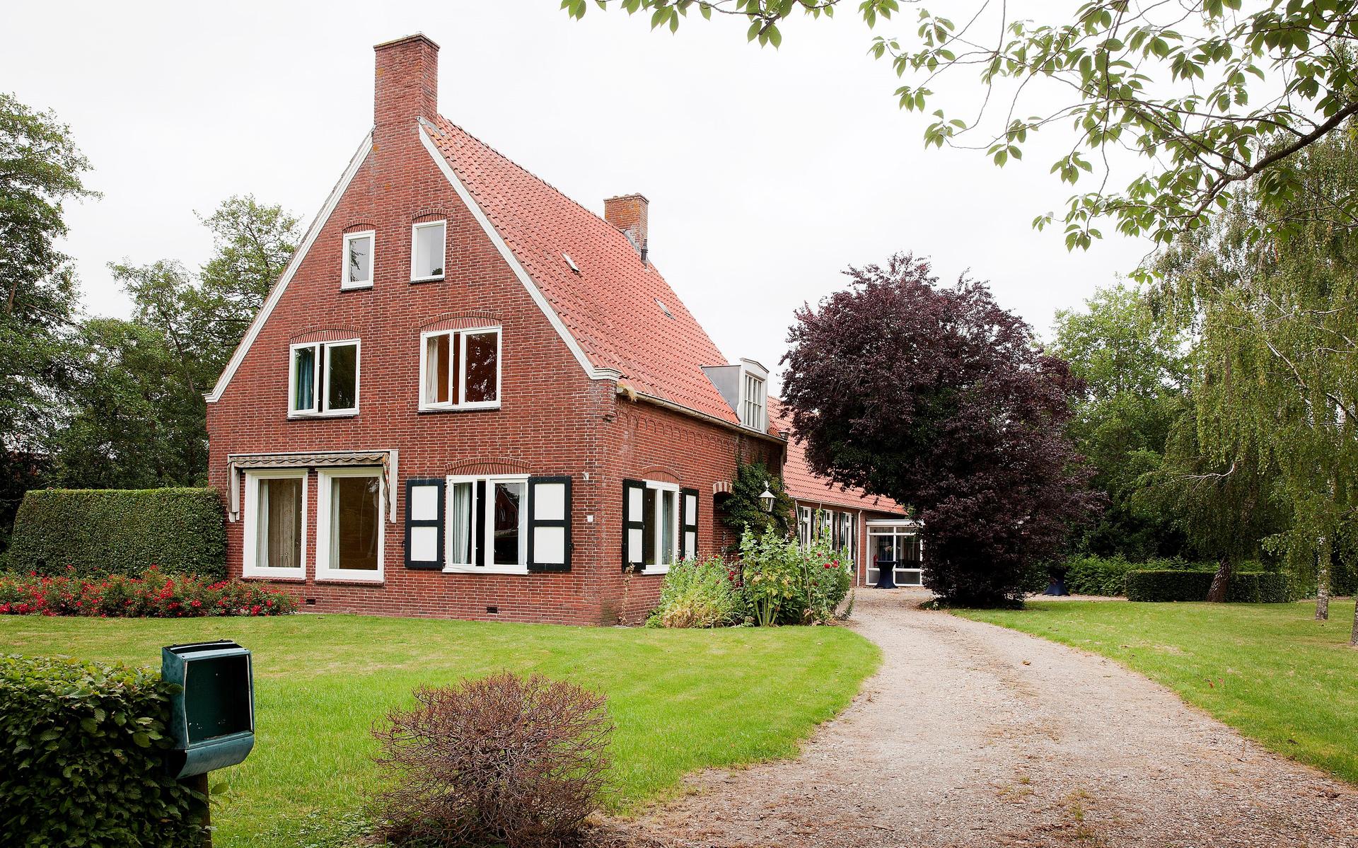 Stichting Oude Groninger Kerken krijgt zorg voor ouderlijk huis valkunstenaar Bas Jan Ader