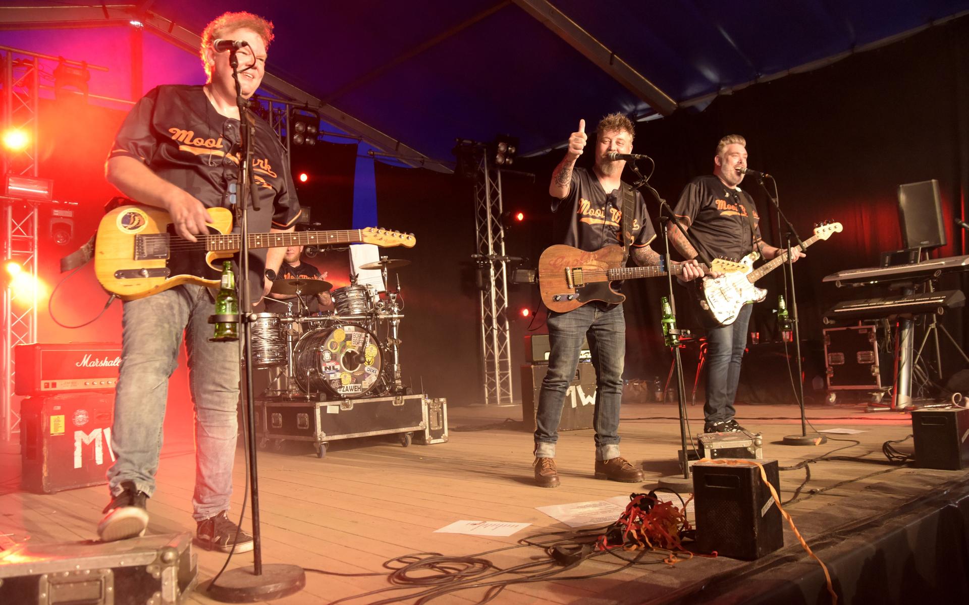 Midden-Drenthe viert een uitbundig Koningsfeest - Dagblad van het Noorden
