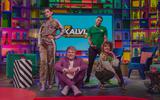 vlnr: Famke Louise, Kalvijn, Poke, en Katja Schuurman. De Kalvijn Show is iedere maandag om 21:20 uur te zien bij BNNVARA op NPO 3.