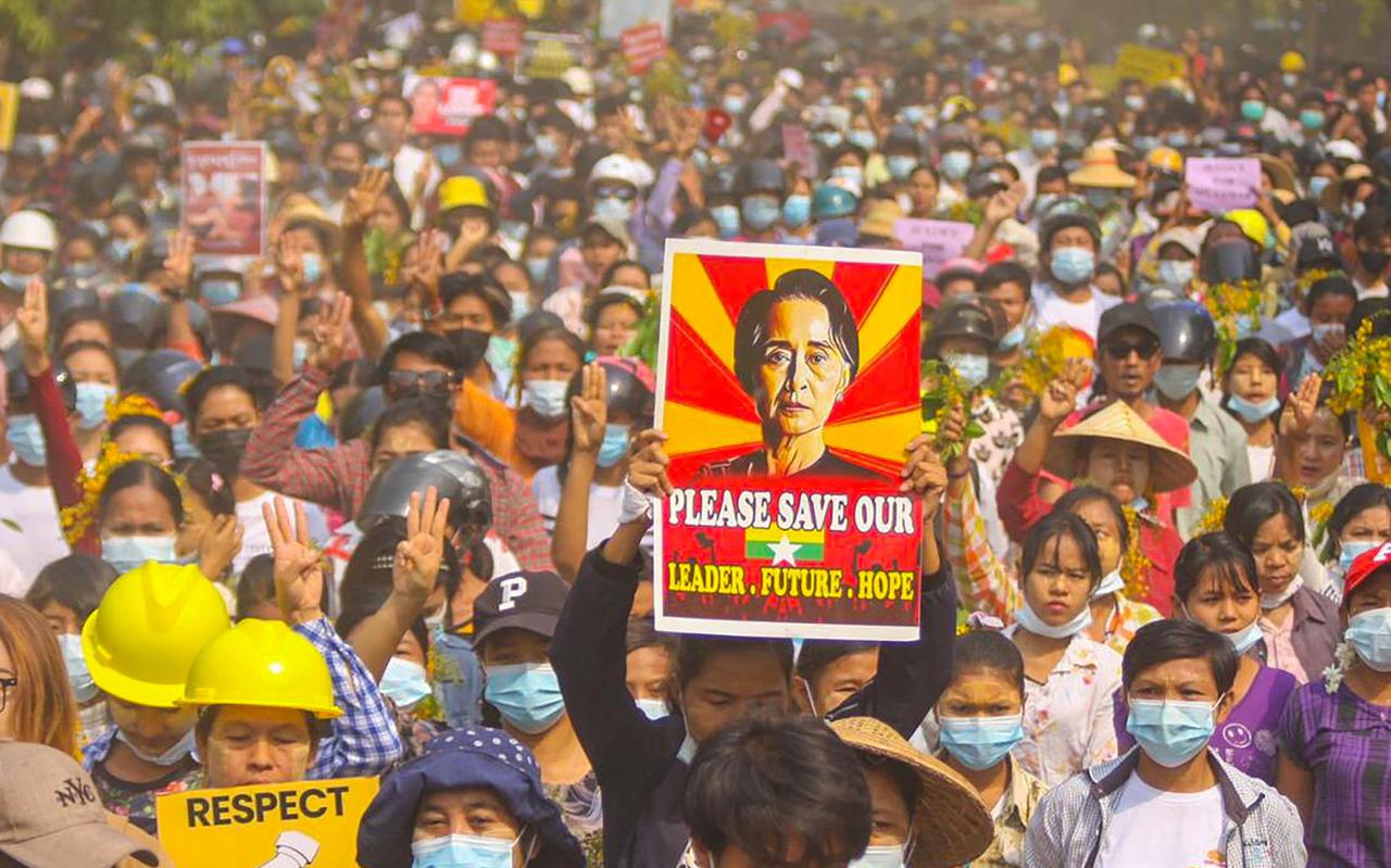 Na de staatsgreep braken grootschalige protesten uit in Myanmar.