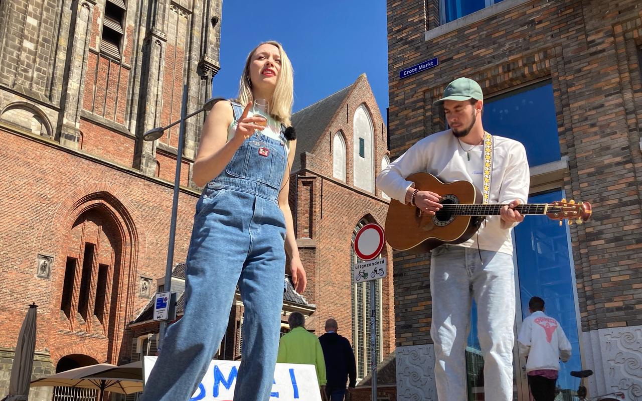 Margrieke Hoornstra en Sander van der Leeuw van de band Waterleaf Margrieke Hoornstra en Sander van der Leeuw van de band Waterleaf