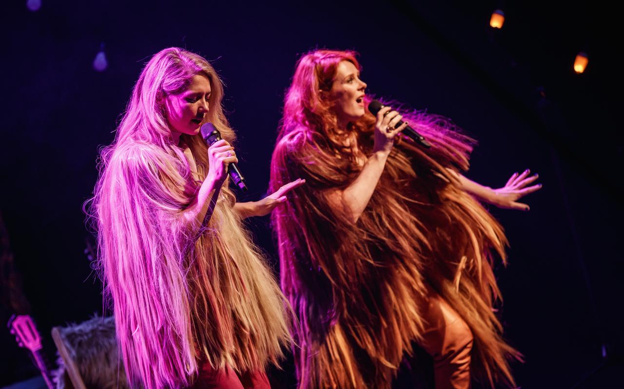 Yentl Schieman en Christine de Boer (rechts), een ijzeren combi. Yentl Schieman en Christine de Boer (rechts), een ijzeren combi.