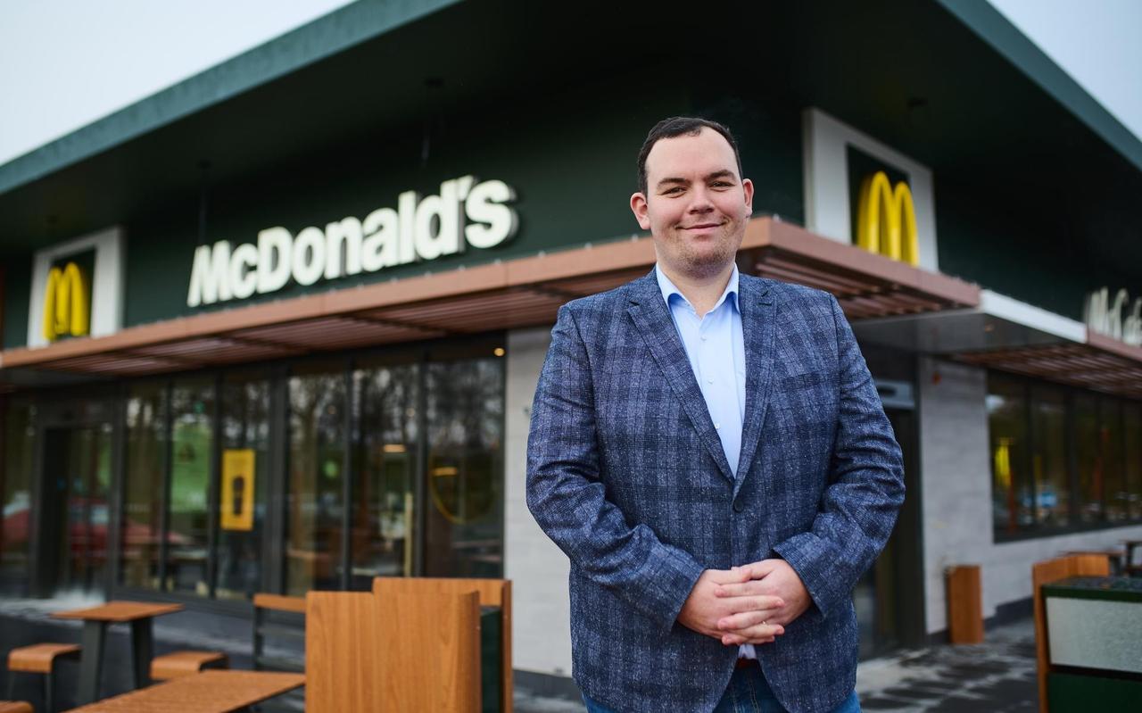 Franchisenemer Scott Berendsen van McDonald's Hoogezand aan de Rengerslaan in Kolham. Franchisenemer Scott Berendsen van McDonald's Hoogezand aan de Rengerslaan in Kolham.