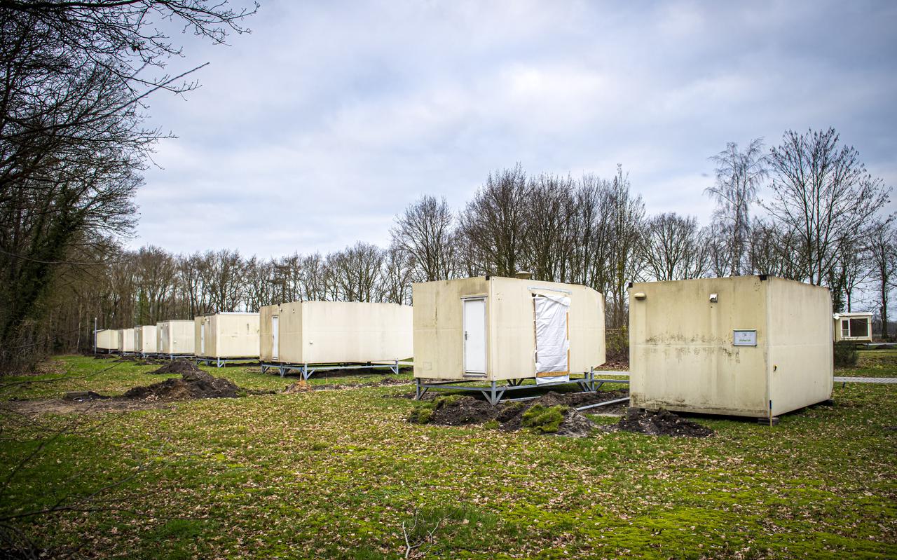 In deze nog op te knappen cabins op camping Eswal in Vries wil de gemeente Oekraïense vluchtelingen onderbrengen.