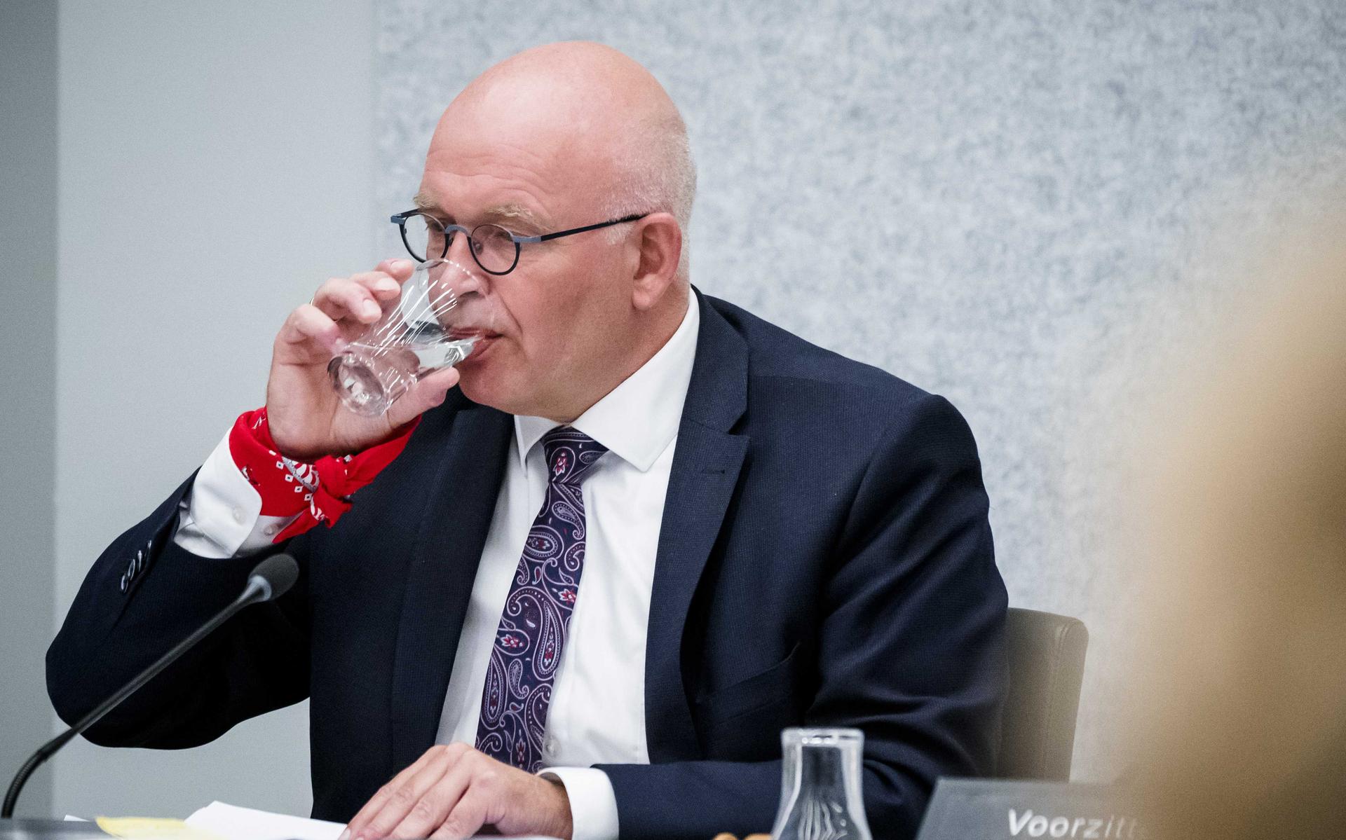 Horen politici zich niet te tooien met de symbolen van actiegroepen? Dit is de uitslag van de Stelli