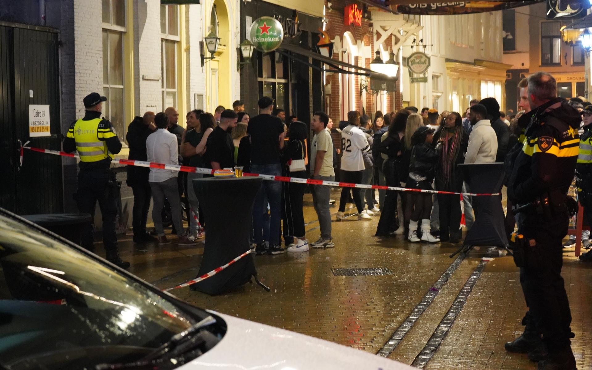 Poelestraat afgezet na schietpartij in kroeg.