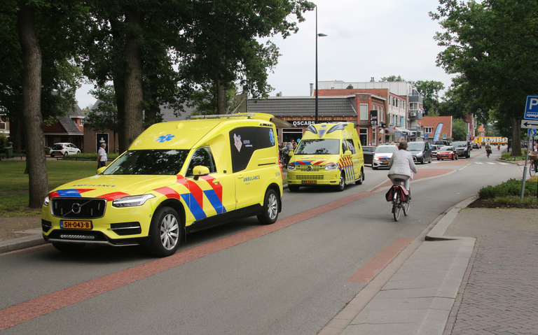 Aanrijding tussen scooter en fietser in Emmen.