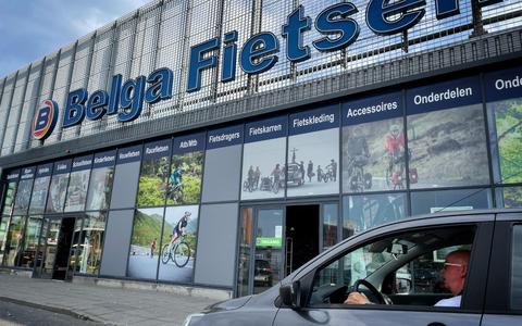 De megastore van Belga aan het Sontplein in Groningen. Luuk en Bert Belga hebben het familiebedrijf verkocht aan autodealer Broekhuis.