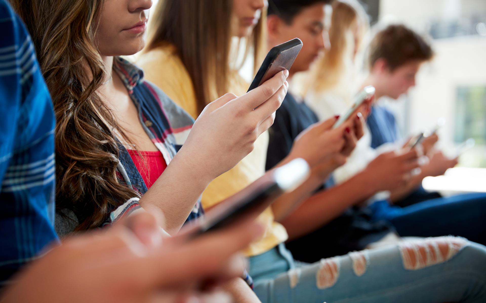 'Mobieltjes verbieden op school gaat niets oplossen.'