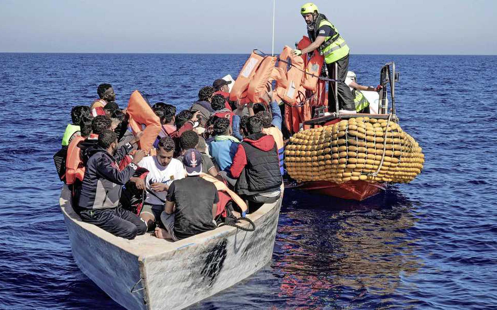 Il primo ministro italiano Meloni chiude i porti alle navi migranti