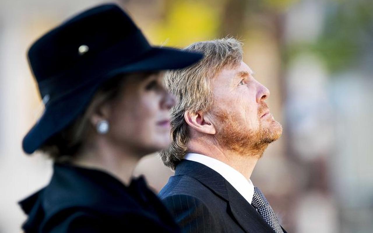 Koning Willem-Alexander en koningin Maxima tijdens de Nationale Dodenherdenking op de Dam. Koning Willem-Alexander en koningin Maxima tijdens de Nationale Dodenherdenking op de Dam.