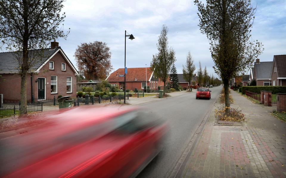 Er wordt veel te hard gereden op de Beumeesweg in Alteveer. De gemeente Stadskanaal moet wat doen, vinden buurtbewoners en dorpsbelangen.