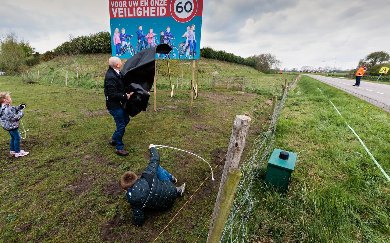 Vier jaar geleden werd de weg langs de Beilervaart al omgedoopt tot 60-kilometerzone, maar nog altijd is het er gevaarlijk voor fietsers. Vier jaar geleden werd de weg langs de Beilervaart al omgedoopt tot 60-kilometerzone, maar nog altijd is het er gevaarlijk voor fietsers.