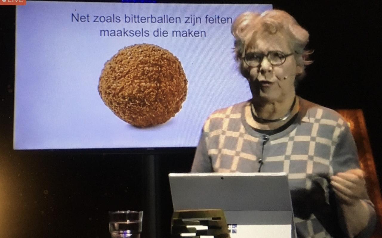 Trudy Dehue hield een fascinerende lezing op de Nacht van de Filosofie in Groningen. Trudy Dehue hield een fascinerende lezing op de Nacht van de Filosofie in Groningen.