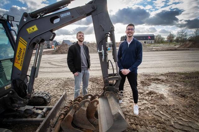 Christian (31) en Remco (27) starten eigen woningbouwproject in Borger: ‘Sommigen vonden dat het te 