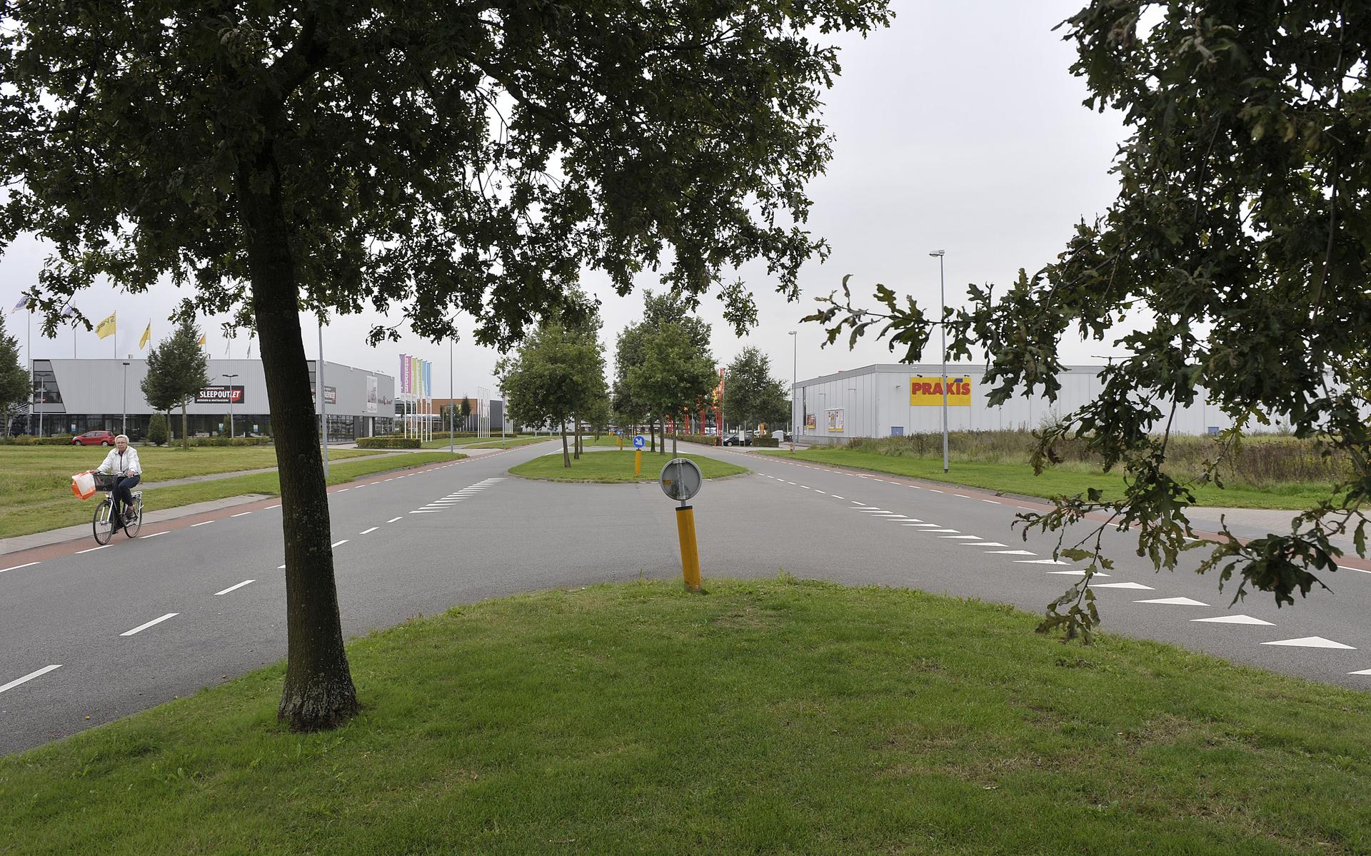 Winkels woonboulevard Emmen willen vaker open op zondag - Dagblad van