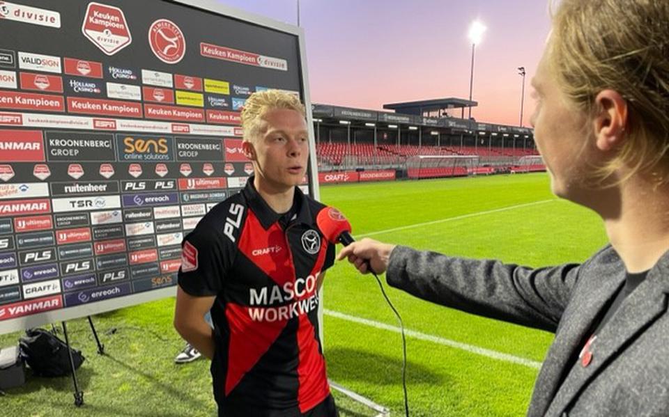 Thomas Poll staat na afloop van de 2-0 winst van zijn ploeg op FC Emmen de media te woord.