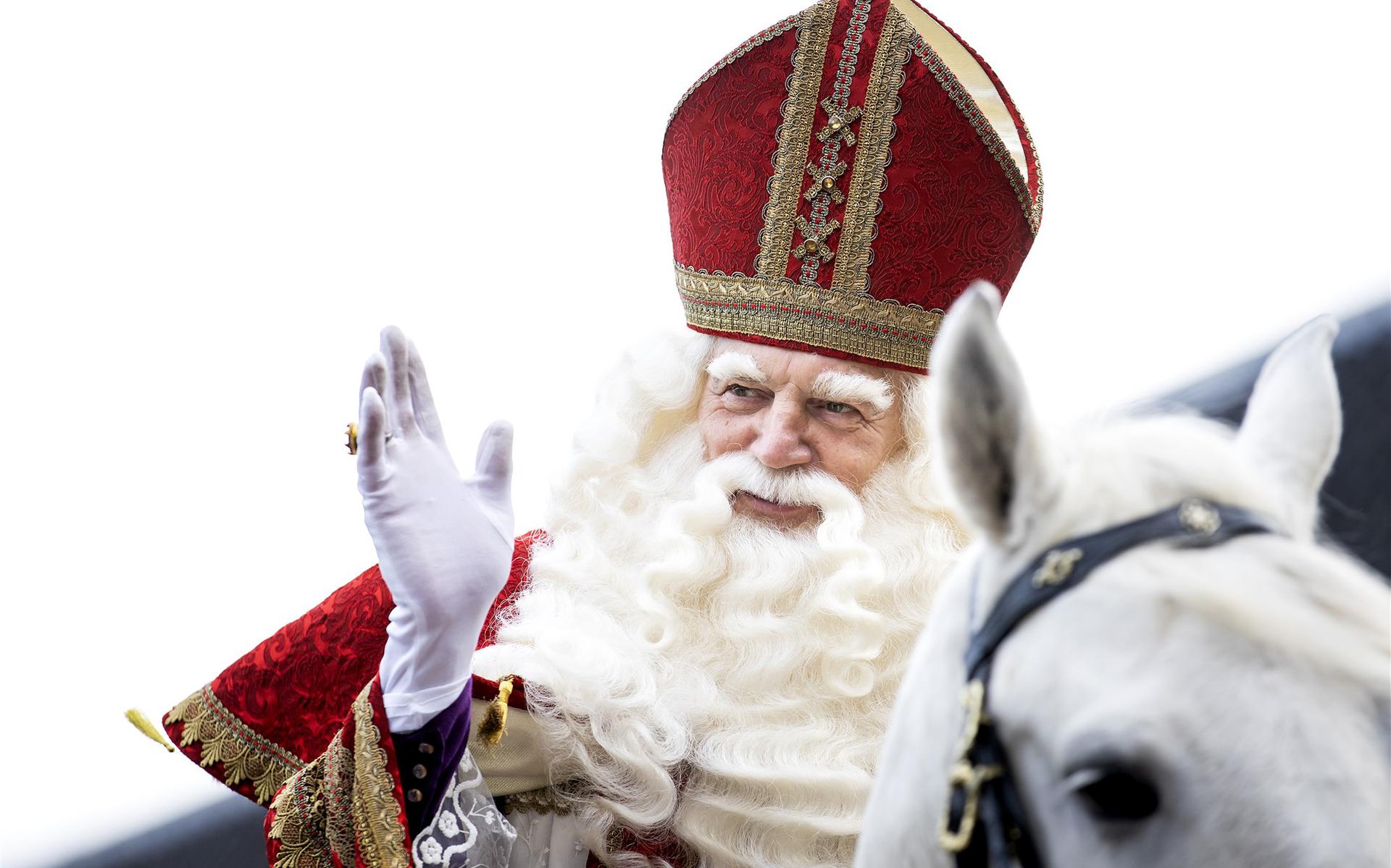 Gorgelen De lucht les Stelling van de dag: Sinterklaas is een belangrijk lichtpuntje in deze  moeilijke tijd - Dagblad van het Noorden