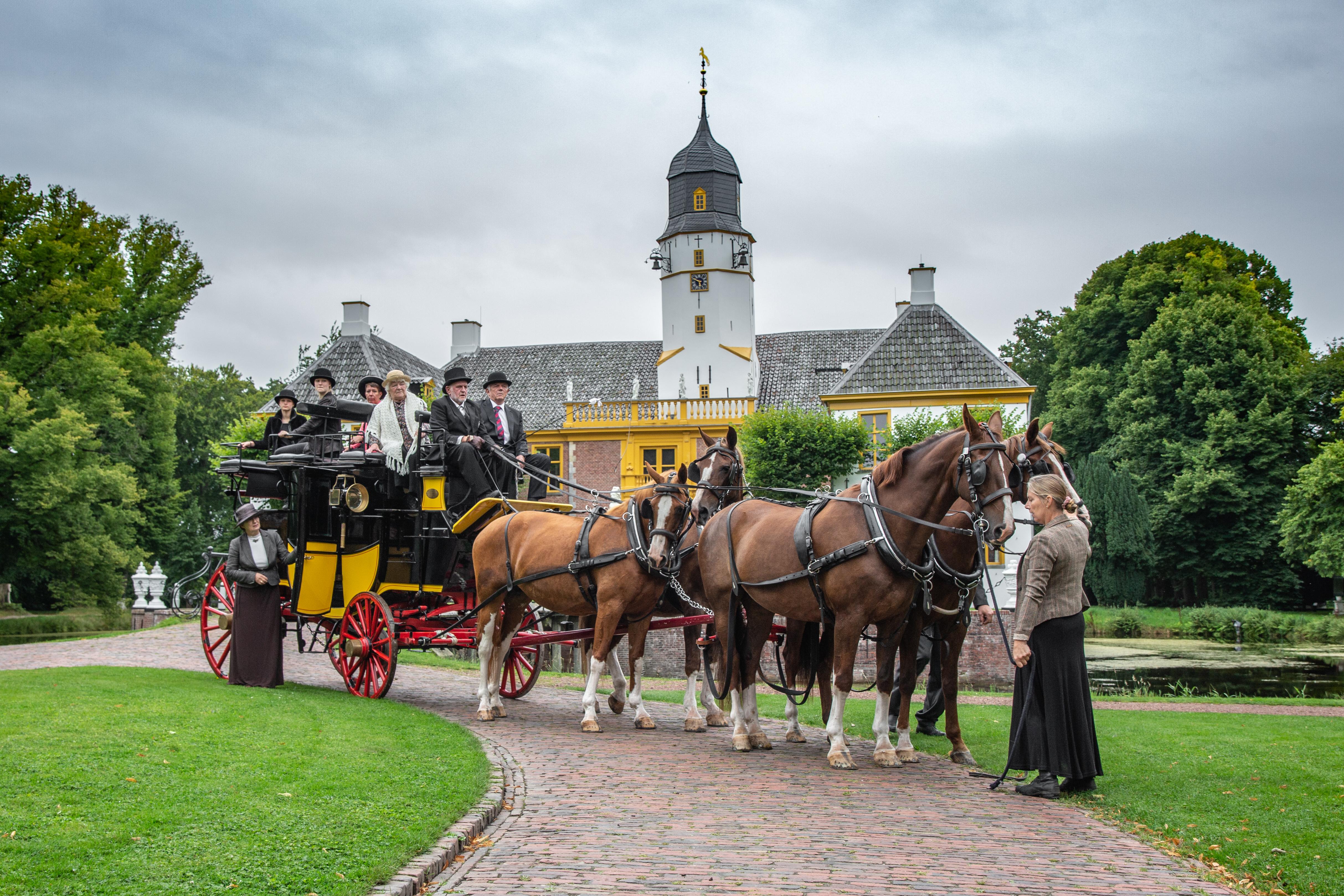 Koetsen en rijtuigen weer opgepoetst voor 29ste Fraeylema Koetsentocht Slochteren