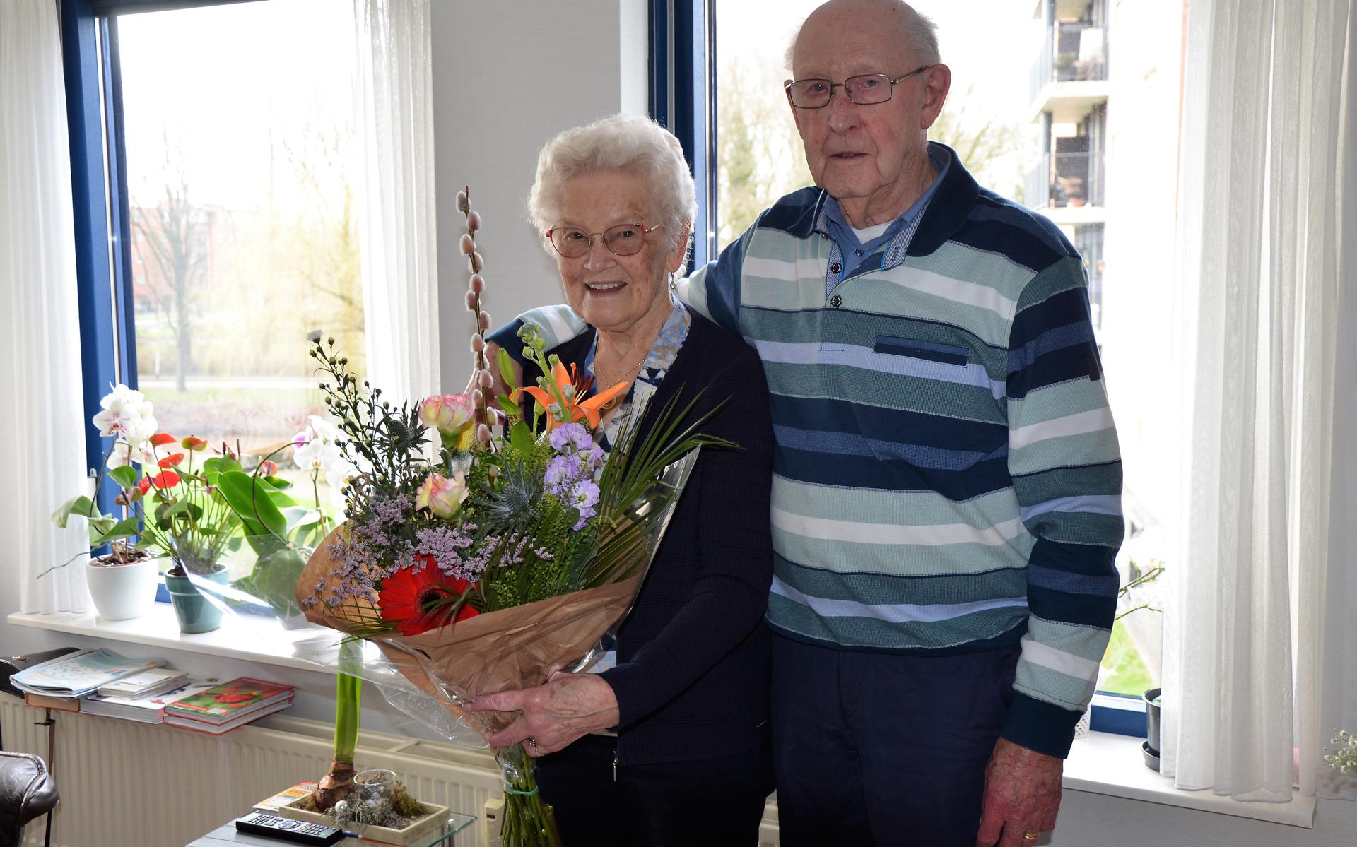 Fenna en Wim Scheper uit Stadskanaal zijn vandaag 65 jaar getrouwd. 