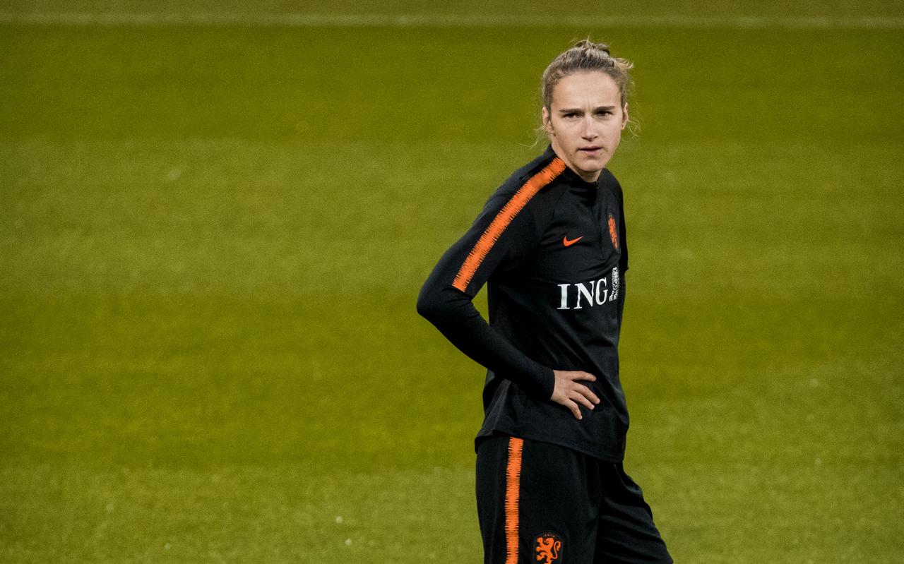 Vivianne Miedema verwacht van Parsons dat hij nieuwe energie brengt bij de Oranjeleeuwinnen. Vivianne Miedema verwacht van Parsons dat hij nieuwe energie brengt bij de Oranjeleeuwinnen.