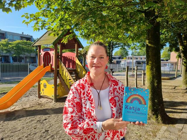 Leerkracht Katja (53) uit Emmer-Compascuum debuteert als schrijfster. ‘Ook kleuters hebben een goed 
