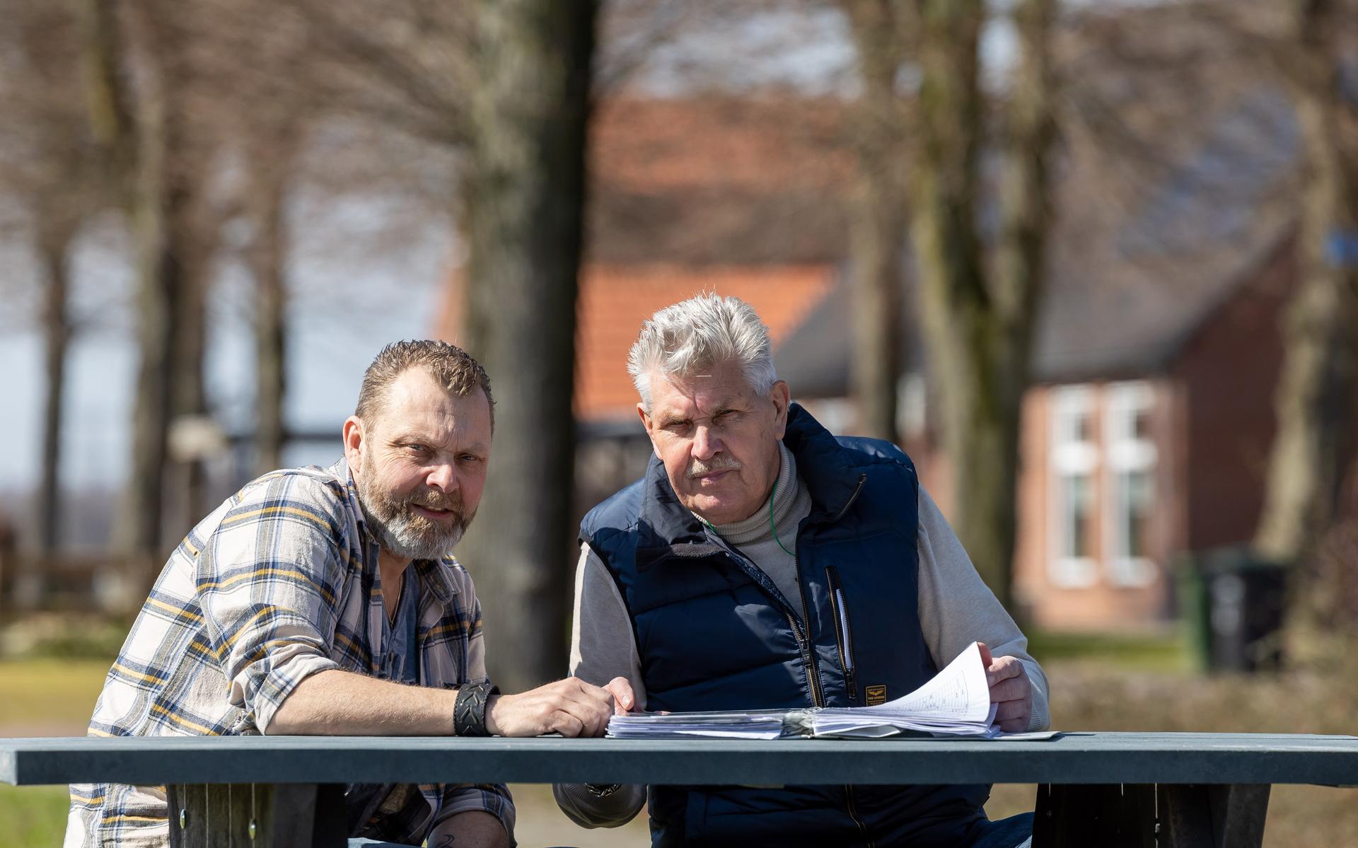 Klaas Veldhuis en zijn vader zijn sinds 2000 op zoek naar hun Poolse afkomst.