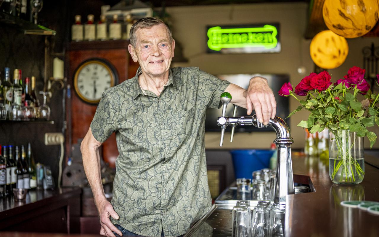 Appie Bruins van café De Pimp in Assen gaat na dinsdag met pensioen. 