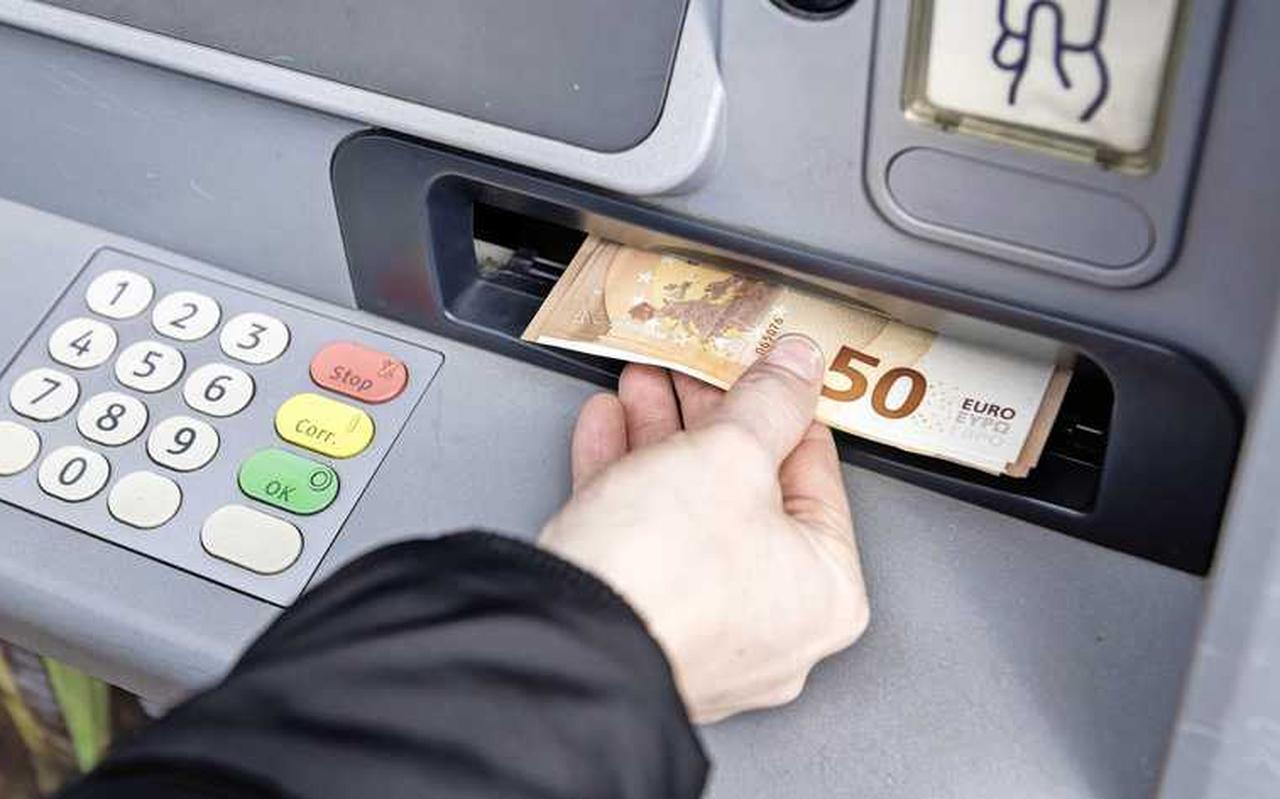Geef nooit iemand je pincode, ook niet iemand die zegt van de bank te zijn. Geef nooit iemand je pincode, ook niet iemand die zegt van de bank te zijn.