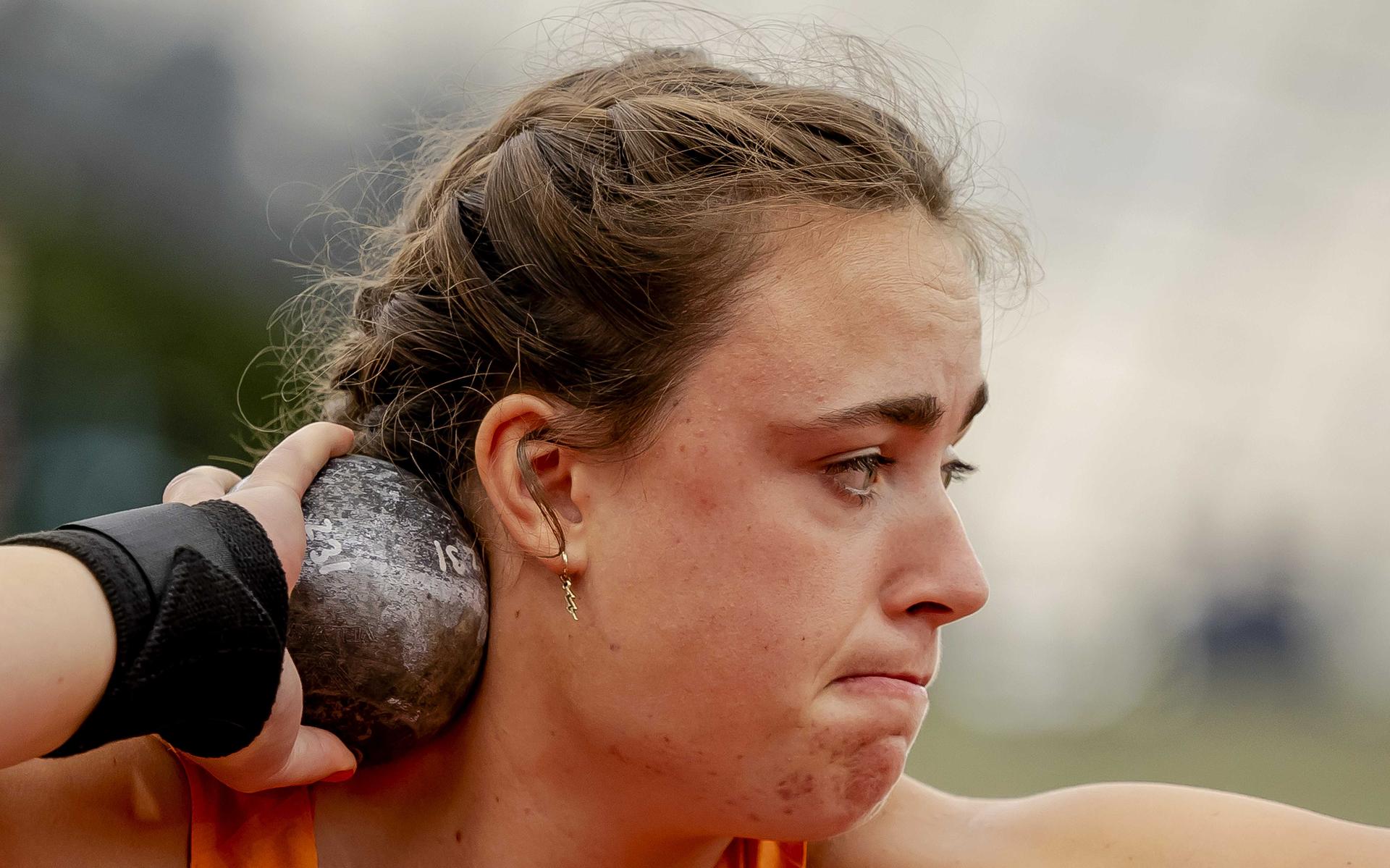 Jorinde van Klinken sport en studeert in Amerika.