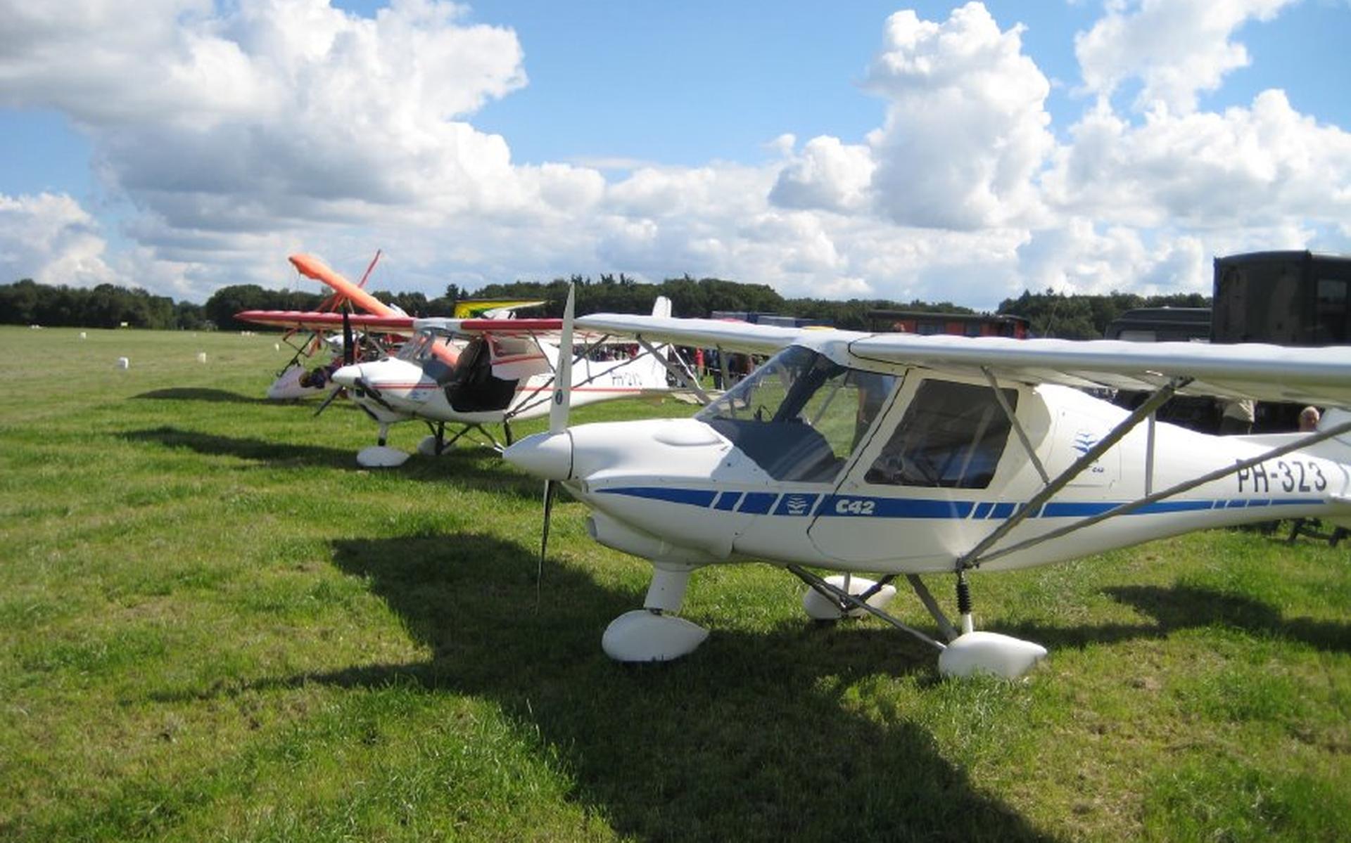 Fly-In Gees.
